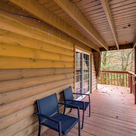 Gatlinburg A-Frame Home With Hot Tub Near Parkway Екстер'єр фото