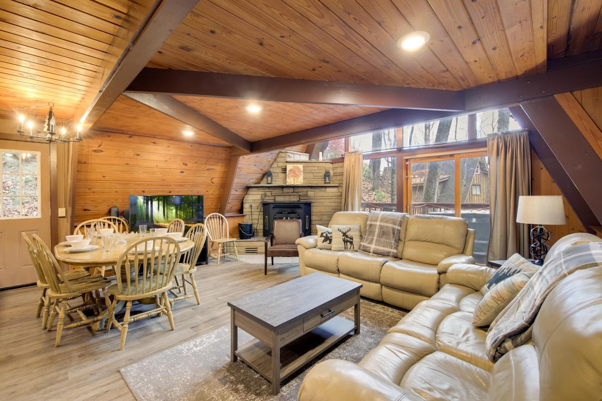 Gatlinburg A-Frame Home With Hot Tub Near Parkway Екстер'єр фото