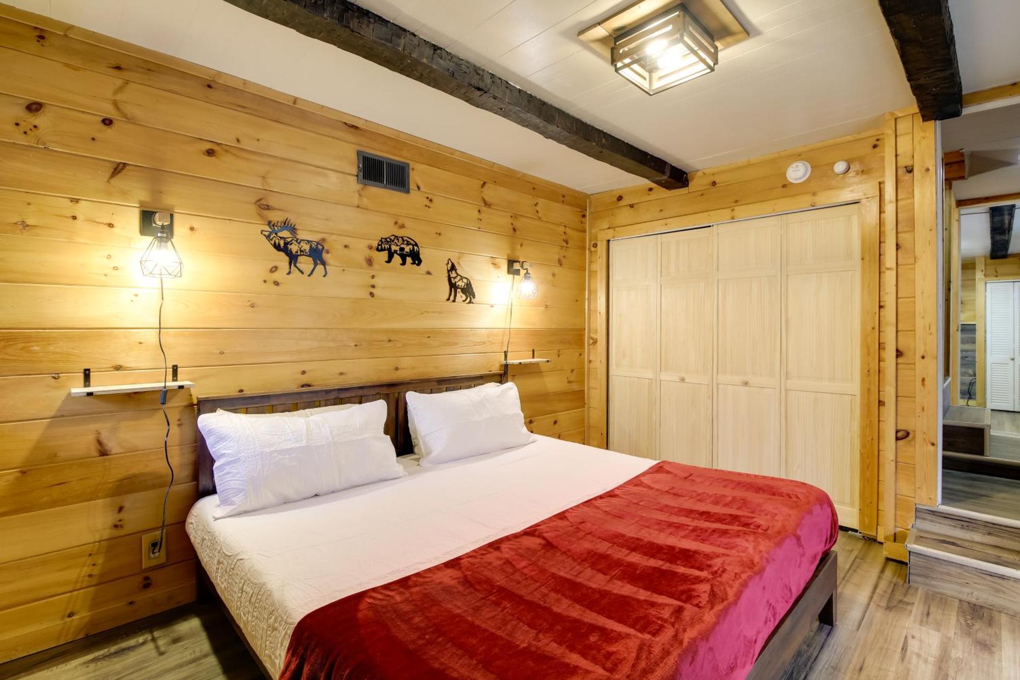 Gatlinburg A-Frame Home With Hot Tub Near Parkway Екстер'єр фото