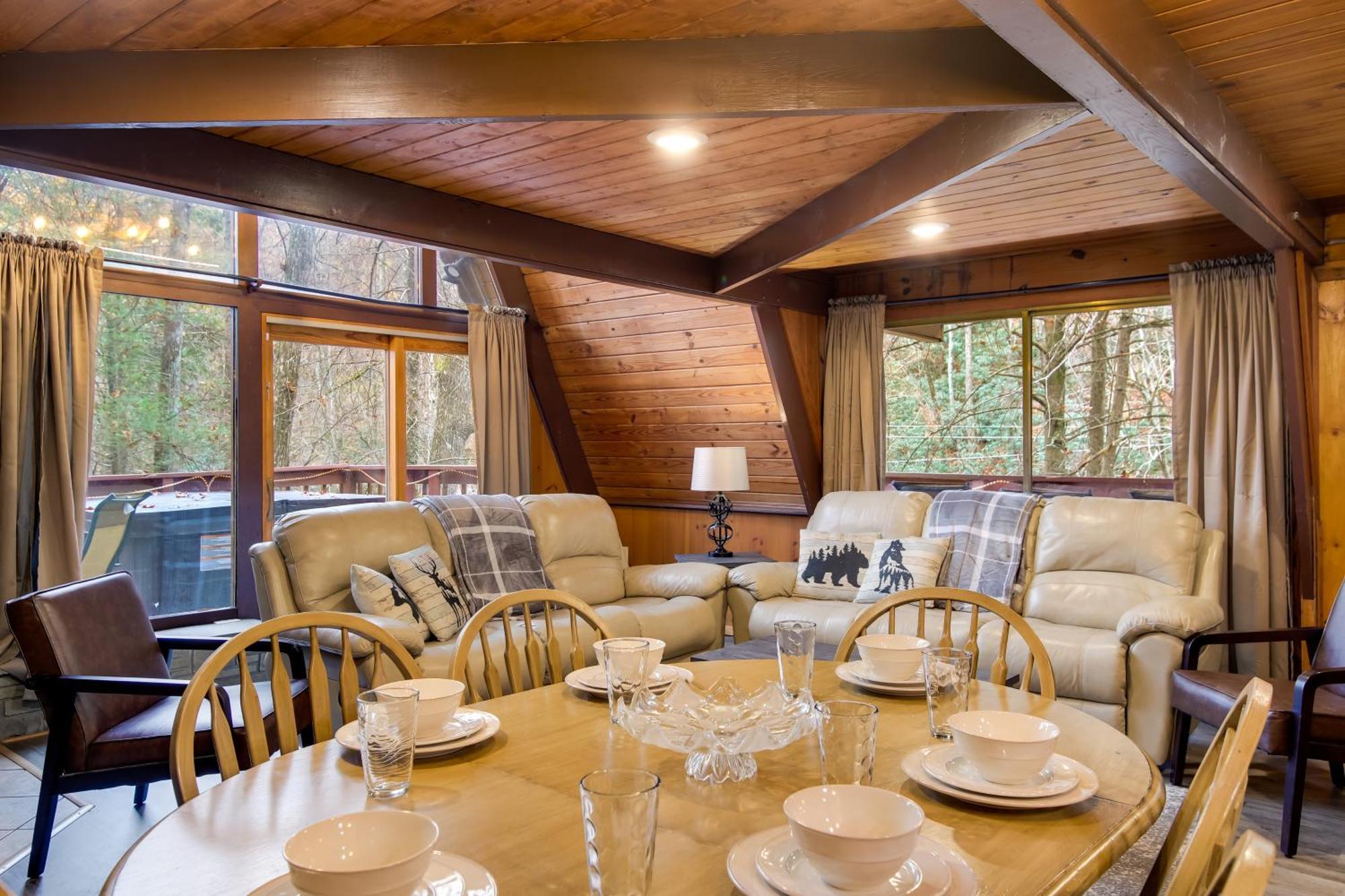 Gatlinburg A-Frame Home With Hot Tub Near Parkway Екстер'єр фото