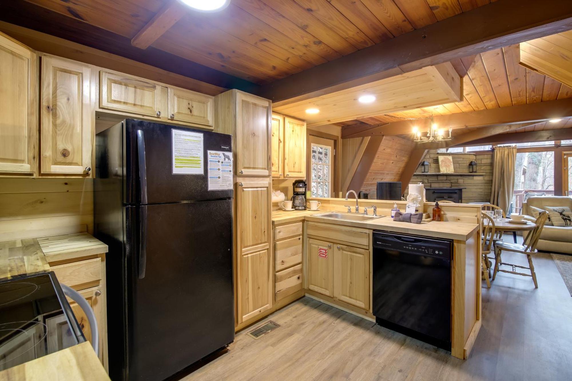 Gatlinburg A-Frame Home With Hot Tub Near Parkway Екстер'єр фото